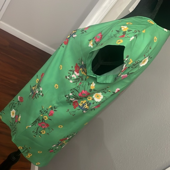 Express Women's Green Floral Cuffed Sleeve V Neck Blouse - Picture 3 of 7